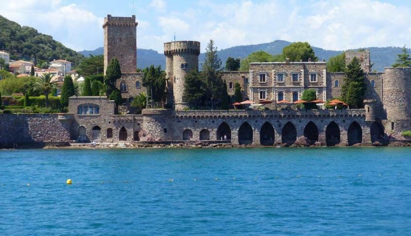 O'Sullivans Bar And Hotel Mandelieu La Napoule Bagian luar foto